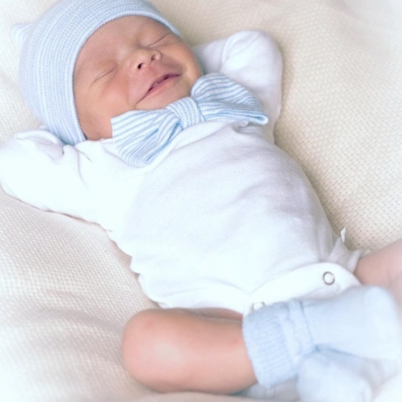 Personalized Newborn Boy Bowtie Outfit with Hat and Sock Set "Carter Chase" NWT - Picture 3 of 3